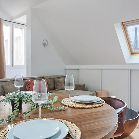 Montaigne George V By Prestige * París