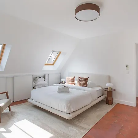 Montaigne George V By Prestige Paris