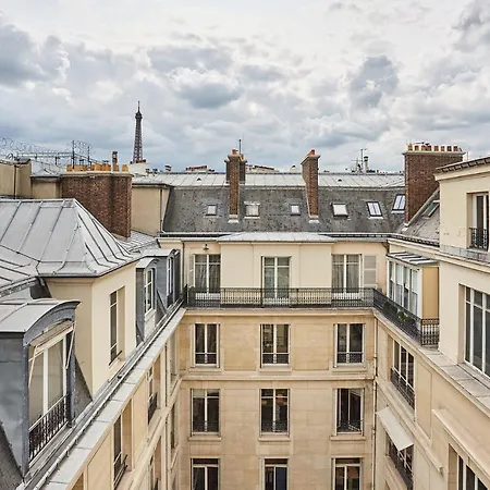 Montaigne George V By Prestige * Paris